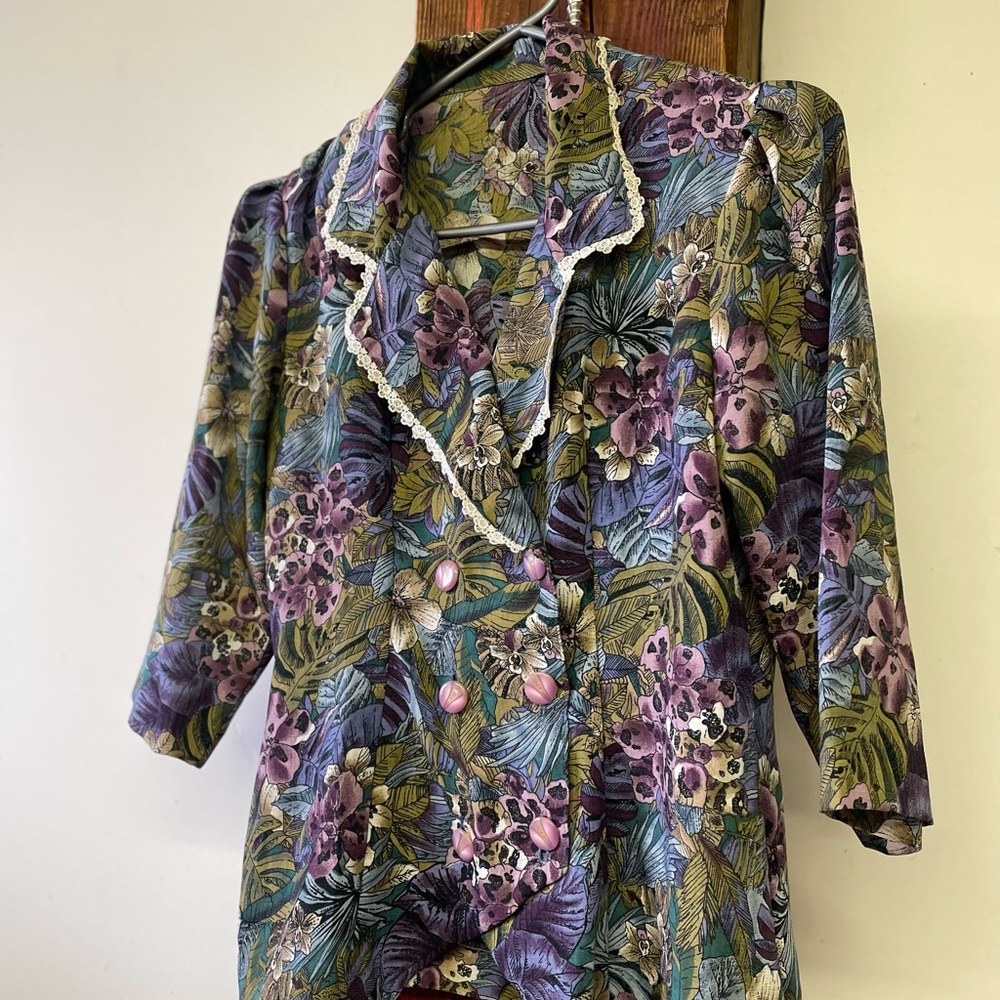 Floral Ruffle Women's Top - Picture 3 of 6